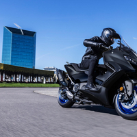TMAX 560