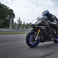 YAMAHA YZF-R1M