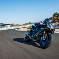 YAMAHA YZF-R1M