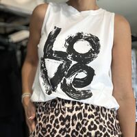 חולצת LOVE