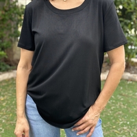 חולצת בייסיק אורן שחור
