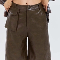 מכנס סאני דמוי עור