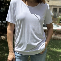 חולצת בייסיק אורן לבן