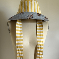 Double-sided Hands made summer hat - striped
