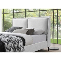 מיטה זוגית מרופדת בד בוקלה דגם כריות שמנת