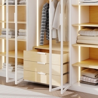 ארון בגדים 6 דלתות זכוכית עם תאורת LED רוחב 240 סדרת איטליה דגם רומא לבן משולב עץ טבעי | מבית WOODY