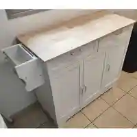 אי למטבח עם שולחן קובה Cuba