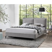 מיטה זוגית מרופדת בד בוקלה דגם כריות אפור