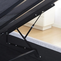 מיטה זוגית מעוצבת בריפוד בד בוקלה עם ארגז מצעים מעץ דגם נוגה אפור