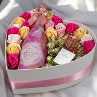 מארז פרחי סבון ושמפניה מובחרת