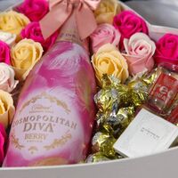 מארז פרחי סבון ושמפניה מובחרת