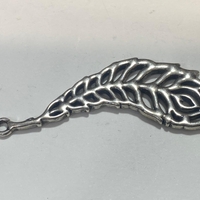 תליון נוצה בציפוי כסף או זהב