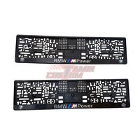 זוג מסגרות ללוחית רישוי עם סמל במוו M