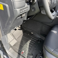 שטיחי 3D לטויוטה לנד קרוזר 2025 ומעלה (4 חלקים) Proline