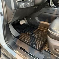 שטיחי 3D TORO ל-GMC סיירה חשמלית 2024 ומעלה