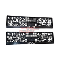 זוג מסגרות ללוחית רישוי עם סמל BYD