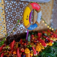 קיאק פירות לאירוע מקפיץ