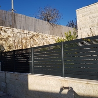 גדר אלומיניום דגם שילוב לוחות