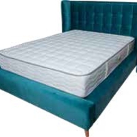 מיטה זוגית מפוארת 