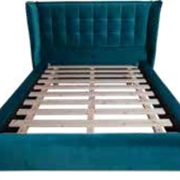 מיטה זוגית מפוארת 