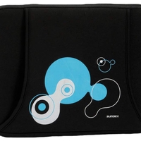לתיק נשיאה (sleeve) למחשב נייד, בדומה למוצר הקודם אך עם דגש על צד אחד של המוצר. תיאור מוצר: תיק נשיאה (sleeve) למחשב נייד - דגם SUMDEX תיק נשיאה קומפקטי ואלגנטי למחשב נייד