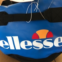 תיק ספורט ellesse כחול עמיד