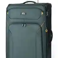 מזוודת טרולי עליה למטוס 20