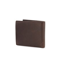 ארנק עור דק ואיכותי – עיצוב קלאסי ונוחות יומיומית