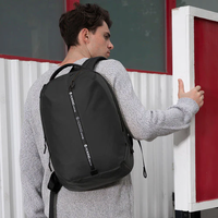 תיק גב ספורטיבי מוגן מים אוקינג עם חיבור USB