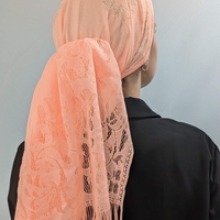 מטפחת לונג תחרה עם פרנזים - אפרסק מרקר