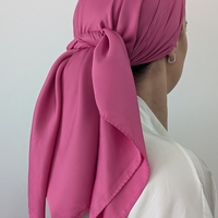 מטפחת מרובעת משי סאטן ורוד פוקסיה