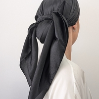 מטפחת מרובעת משי סאטן שחור