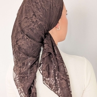 מטפחת מרובעת - תחרה חומה