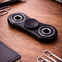 ספינר דו־זרועי עם מיסבים במגוון צבעים – Fidget Spinner לילדים ומבוגרים