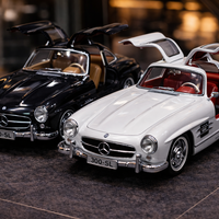 רכב מתכתי Mercedes 300 SL קלאסי | מכונית יוקרה מיניאטורית | בהדמיה לרכב אספנות אמיתי