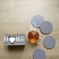 קופסת תחתיות לכוסות עם עיצוב HOME | מעמד תחתיות דקורטיבי לשולחן