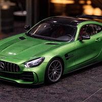 רכב ספורט מתכתי Mercedes AMG | מכונית יוקרה מיניאטורית | בהדמיה לרכב אמיתי