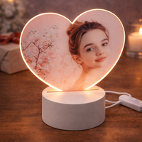 מנורת לילה צורת לב אקרילית עם תמונה אישית | מנורת LED עם הדפסה