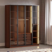 ארון בגדים עם דלתות זכוכית וליד בפנים