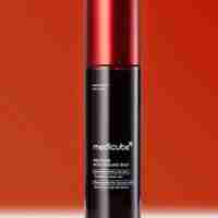 Medicube Red Acne Body Peeling Shot Cleanser – הפתרון המושלם לעור גוף חלק ונקי מפגמים