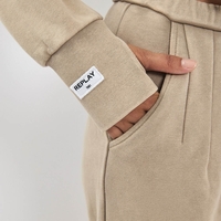 REPLAY - חליפת טרי לנשים בצבע בז