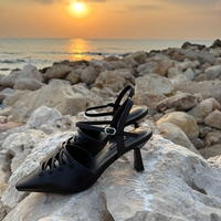 NINE WEST - נעלי עקב עם שרוכים לנשים בצבע שחור