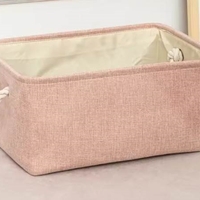 57# - WOW לבת : חבילת לידה מנצחת ומגוונת : קופסת בד מתקפלת, מראה בטיחותית לרכב, מובייל עגלה, בובת פעילות מרשרשת לתליה, שמיכה רכה, חליפת שני חלקים ורעשן טבעת קטיפתי