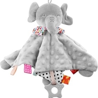 14# - שי-לו : שי מופלא ליולדת המכיל קופסת בד עם שמיכה, קפוצ'ון, בובת קיפוד, בובת מקל מצפצפת ושמיכי נתלה עם נשכן ורשרשנים