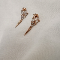 עגילי לוטוס צמודים שפיץ