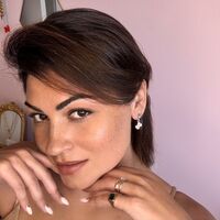 עגילי לוריאן