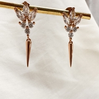 עגילי לוטוס צמודים שפיץ