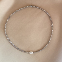 פנינה אפורה