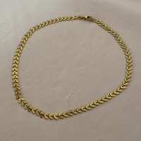 OLIVIA LEAF – שרשרת עלים מוזהבת