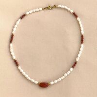 שרשרת פנינים Sanndstone